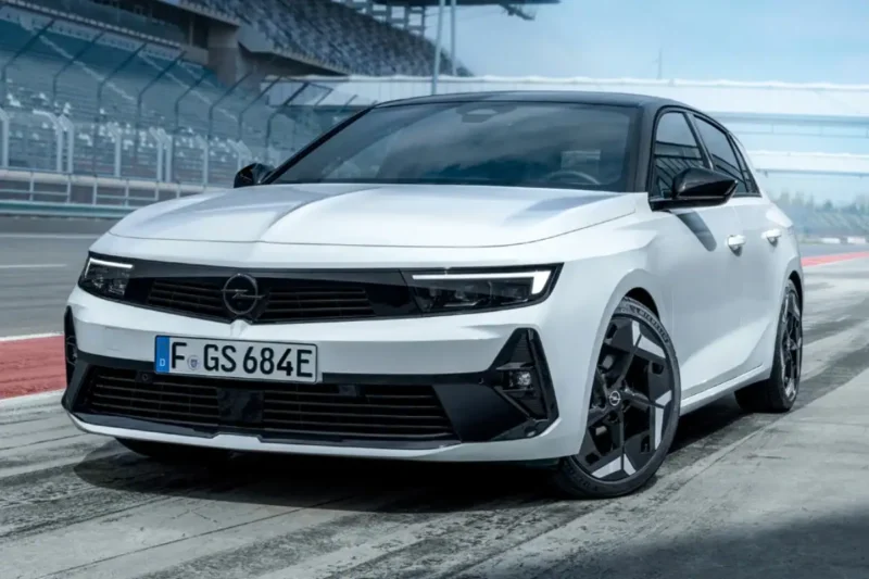 Новинка Opel Astra GSe: хэтчбек или универсал, имеющий 225 л.с. под капотом