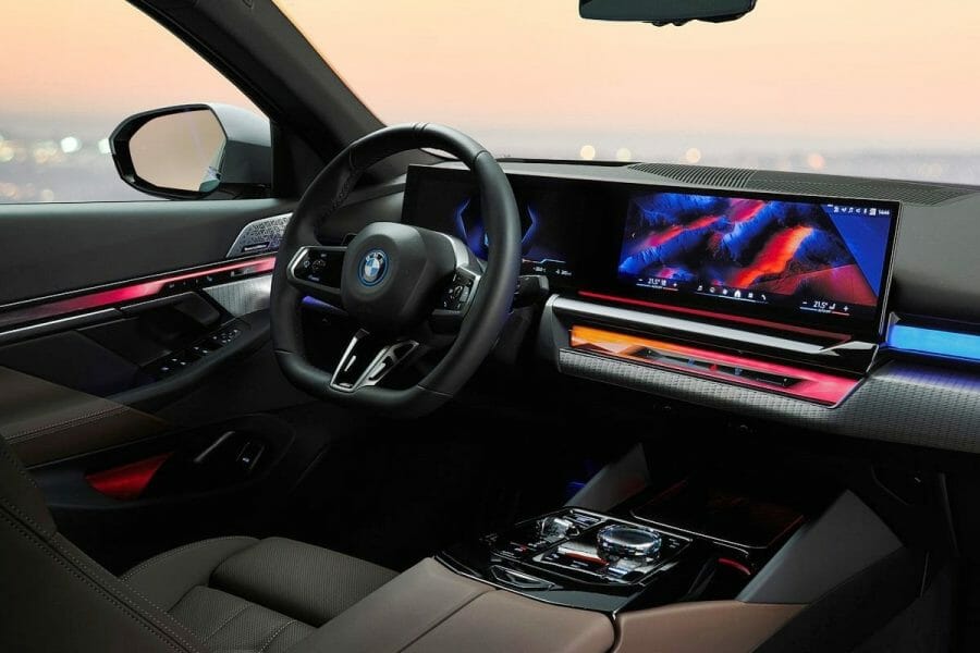 Представлен седан BMW 5-серии и BMW i5 нового поколения G60.