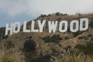 Голливудские сценаристы прекращают забастовку. Какие условия им предложили студии? - rdd.media 2024