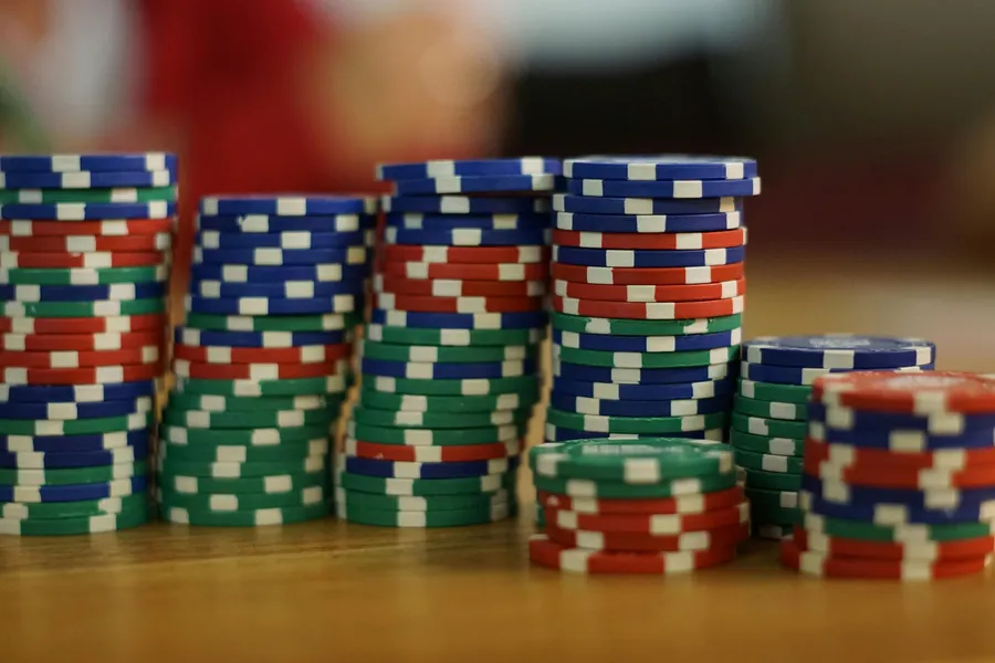 Обучение игре в покер 2-7 Triple Draw: правила и советы 1 Обучение игре в покер 2-7 Triple Draw: правила и советы - rdd.media 2025