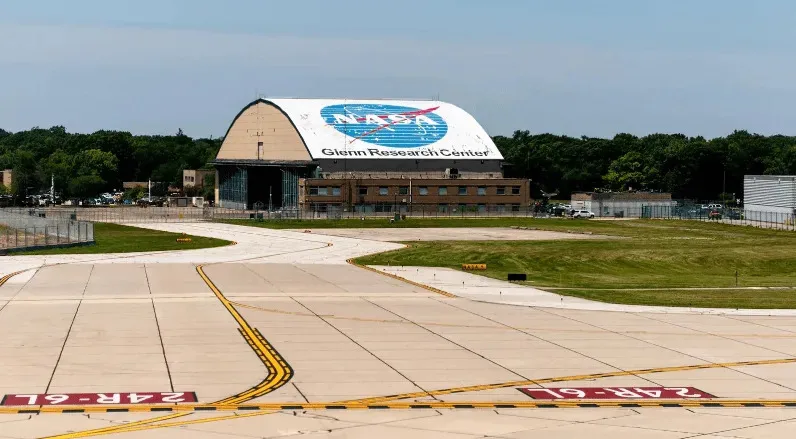 NASA ищет арендатора для исторического ангара в Кливленде. - rdd.media 2025